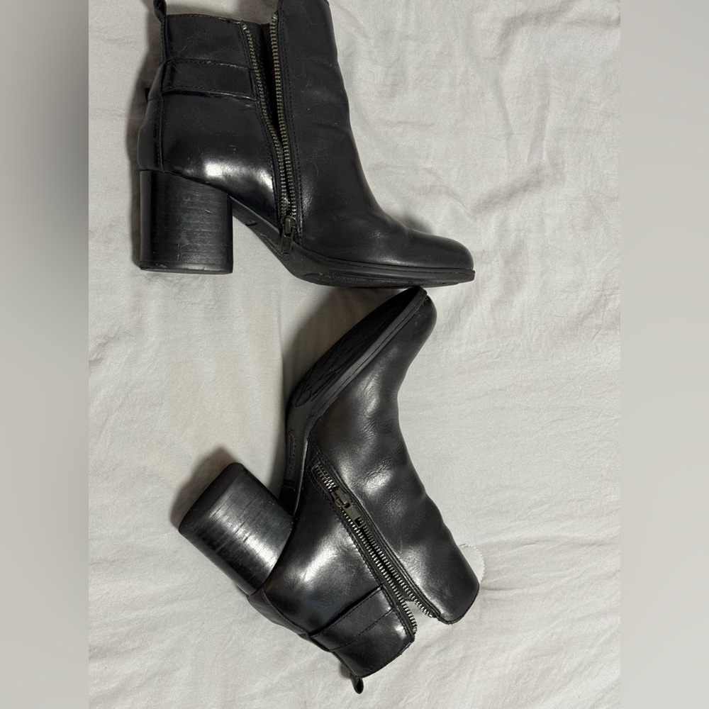 Born Size 7.5 M Black Leather Boots Bootie